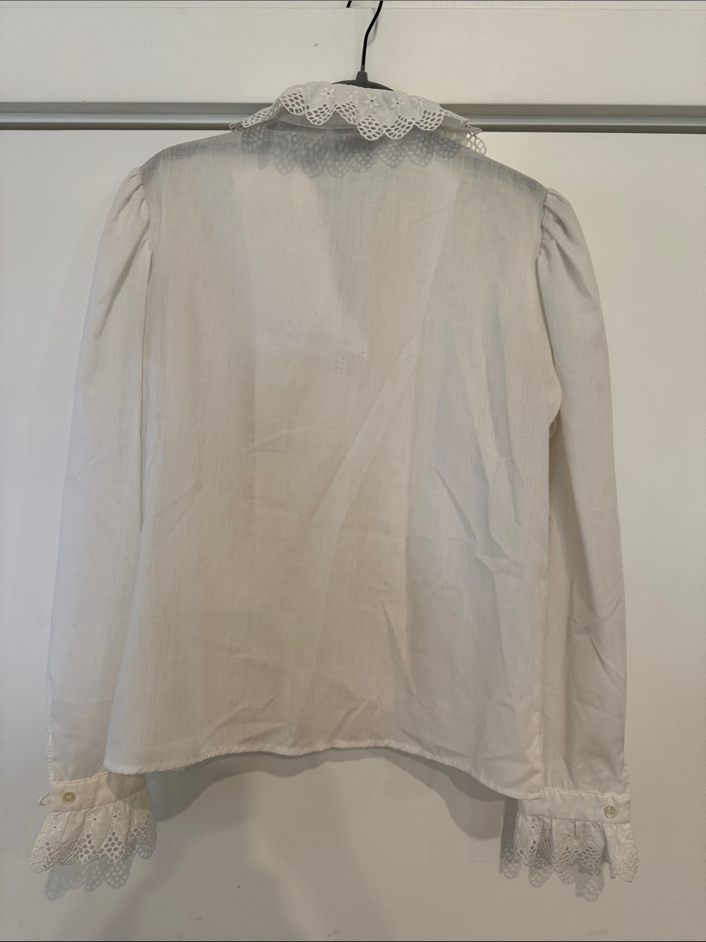 Vintage White Eyelet Trim Blouse Size S/M - Picture 3 of 9